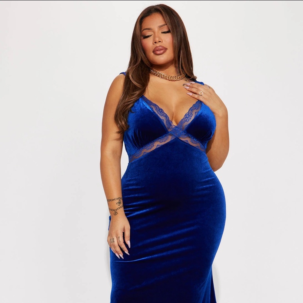 ~Radiant Royal Velvet V-Neck Dress With Sensual Lace Trim & Sexy Low Back~ - Picture 6 of 16